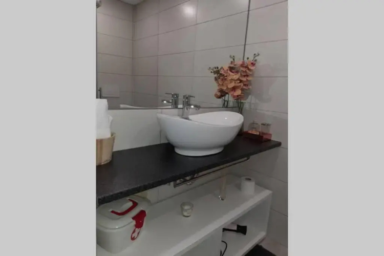 Ria Center Apartment - Left