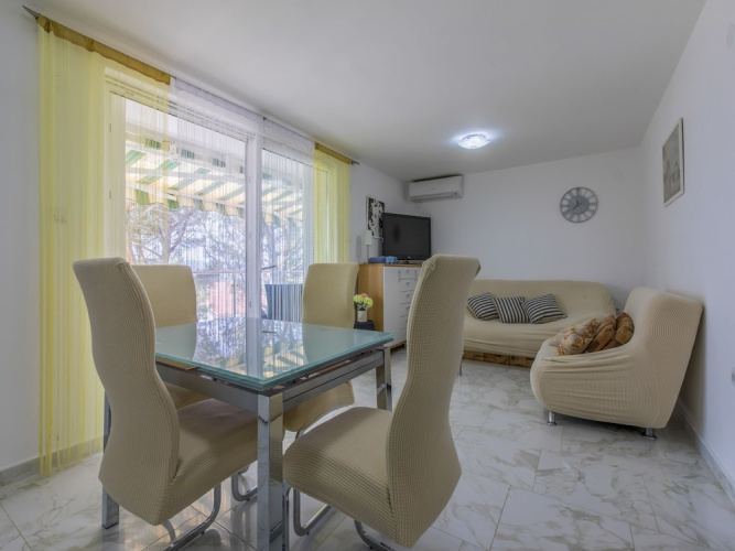 Apartment Cherry 2