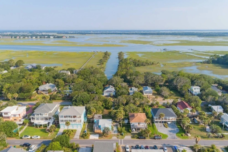 Ahh Folly Studio: Upstairs Studio OceanView Duplex