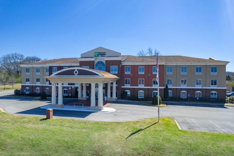 Holiday Inn Express and Suites Talladega