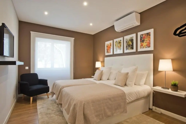 3 Bedrooms Apartment