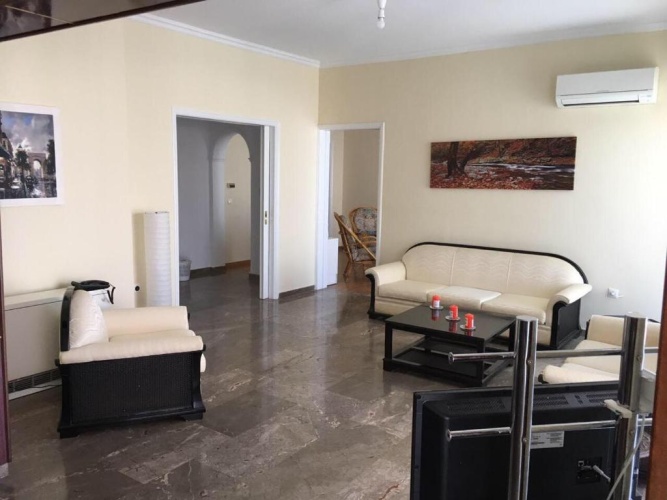 3 Bedrooms Apartment