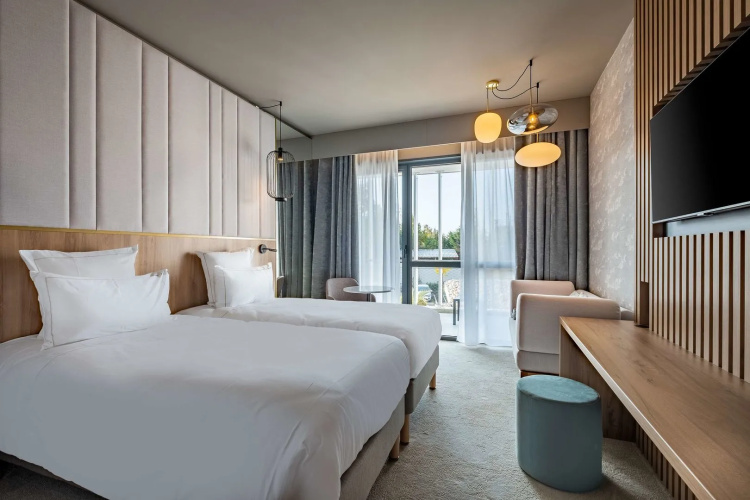 Golden Tulip Lyon Ouest Techlid Hotel & Spa