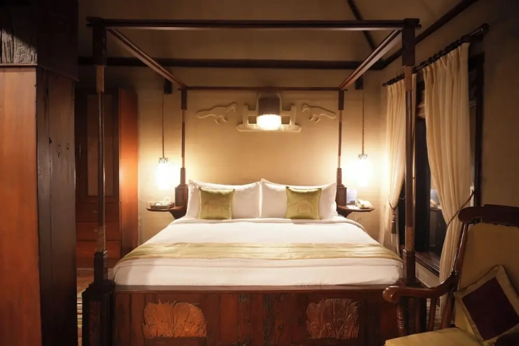 Presidential Double Suite with lake view