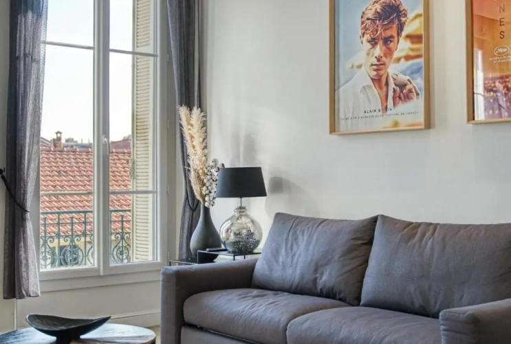 2 Bedrooms Apartment