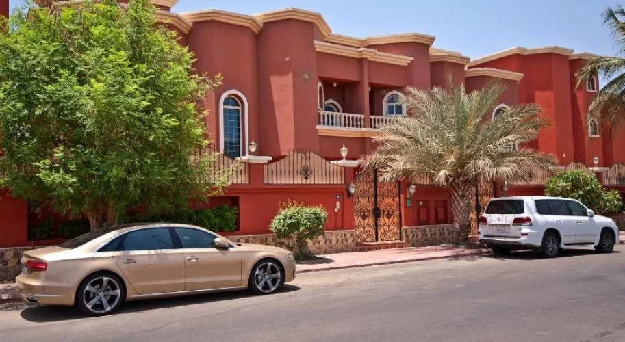 Royal In Villas