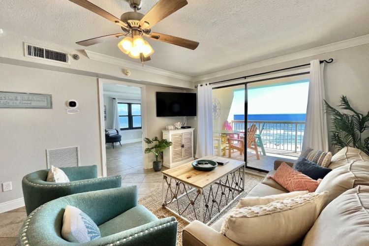 Harbour Place 511 3 Bedroom Condo by RedAwning