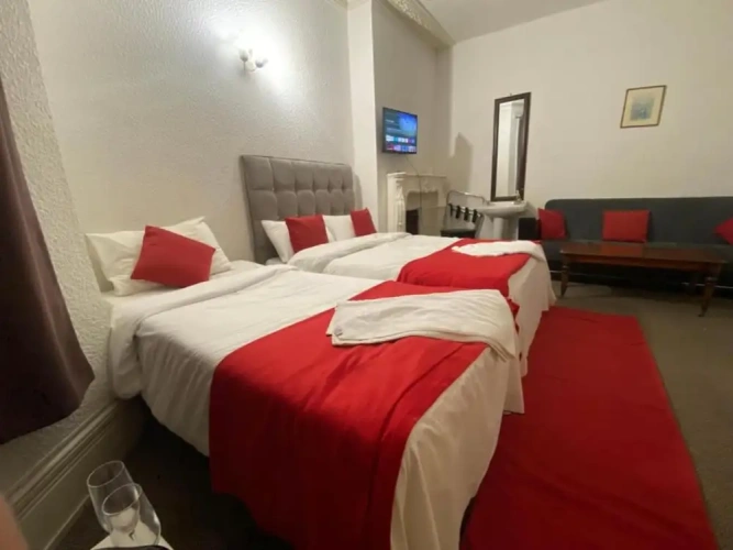 Standard Triple room