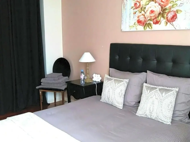 2 Bedrooms Cottage