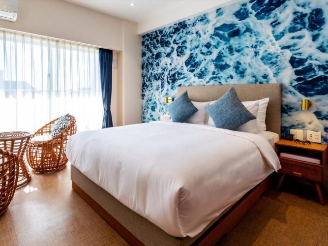Deluxe Double room with partial ocean view
