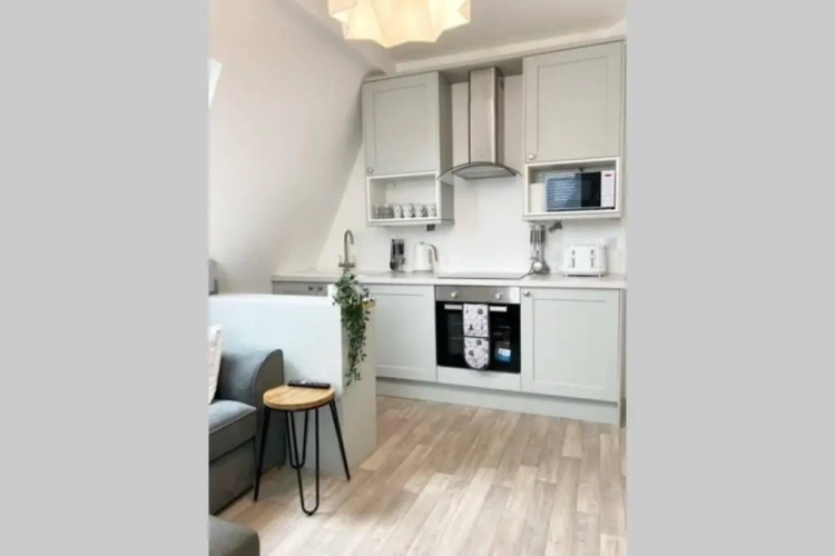 3 Bedrooms Apartment