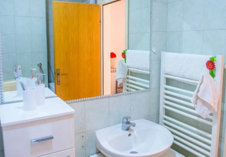 Apartment Red