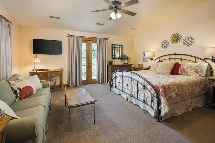 Sunflower Hill Inn