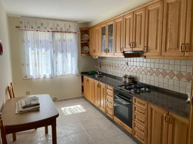 3 Bedrooms Apartment