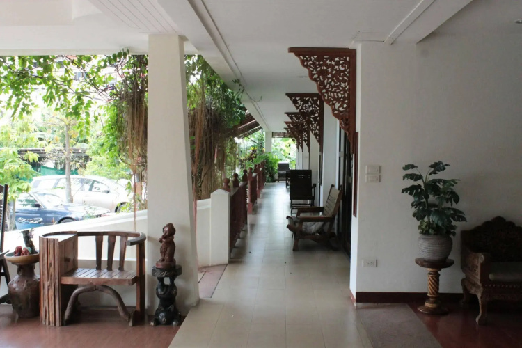 Flora House