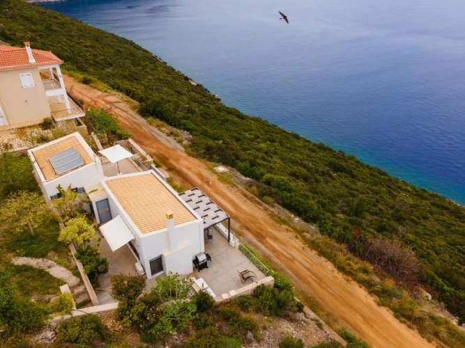 2 Bedrooms Villa