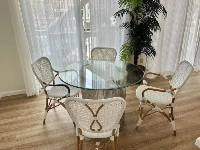 Olive Avenue 1B