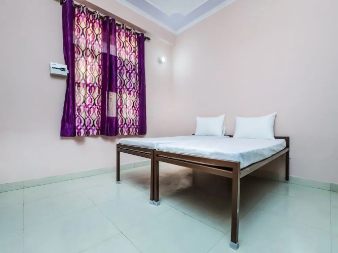 OYO 27881 Living Sector 135