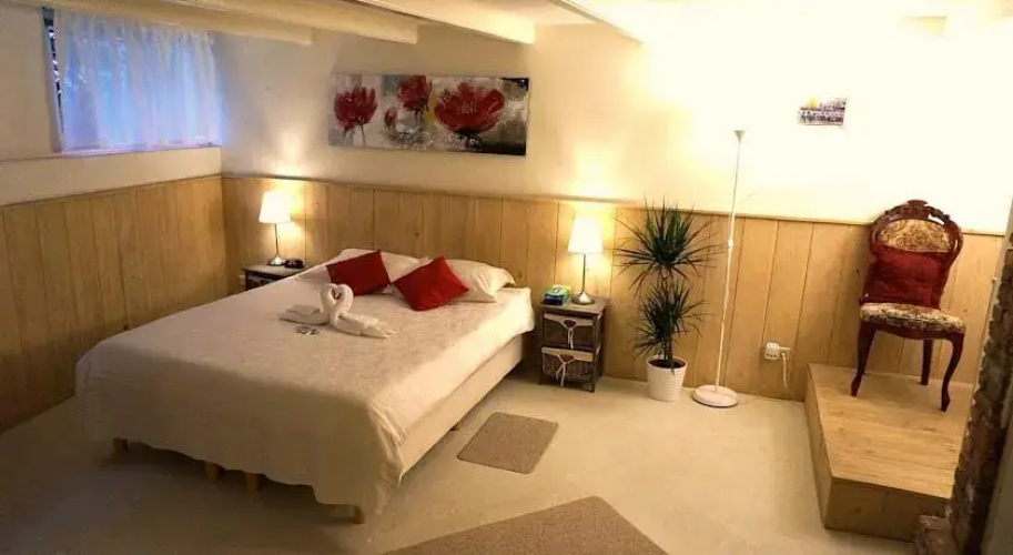 Amsterdam Home