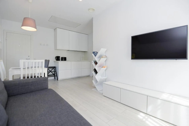 Apartment Amber White