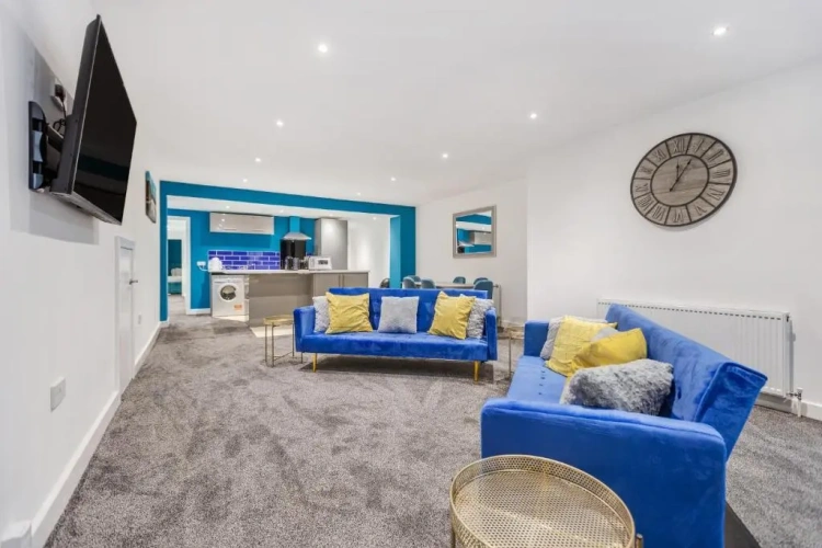 2 Bedrooms Apartment