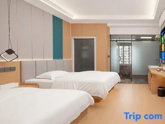 Standard room with city view