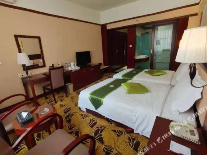 Business Quadruple Suite