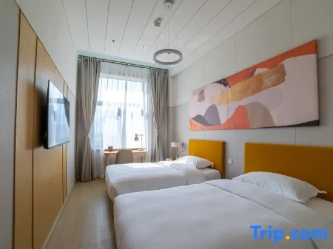 Standard Twin Family room