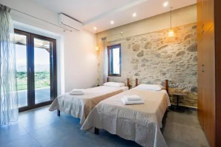 Iridanos Villa