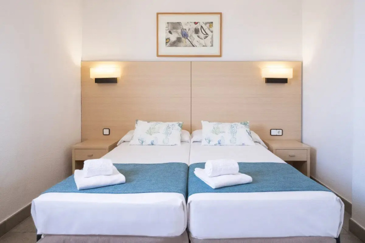 1 Bedroom Apartment with balcony