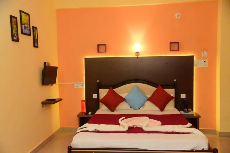 Bliss Holiday Inn