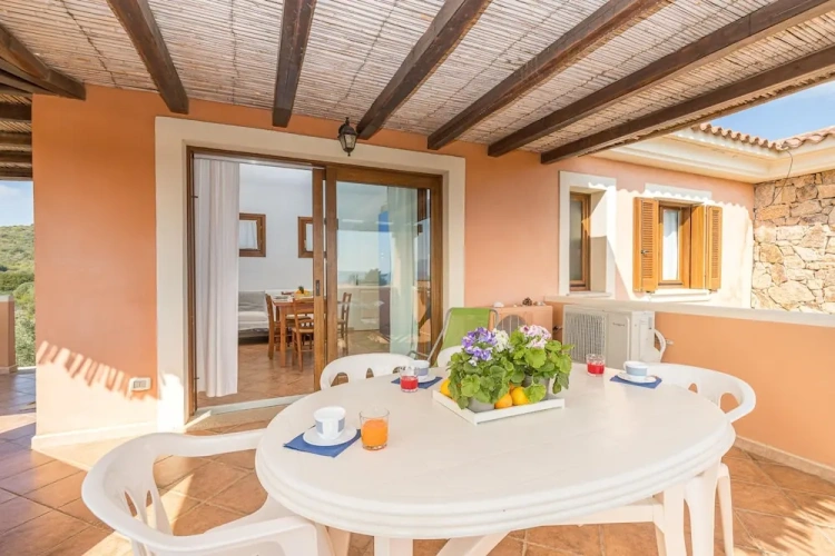 2 Bedrooms Quadruple Family Apartment