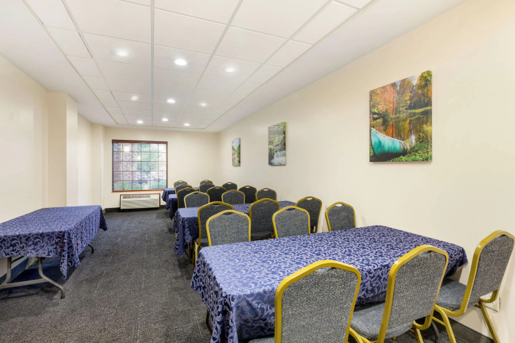 Best Western Plus Victor Inn & Suites photo 18