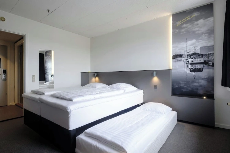 Standard Double room with city view