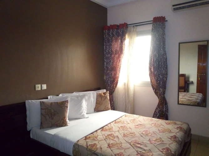 Hotel Vallee Des Rois