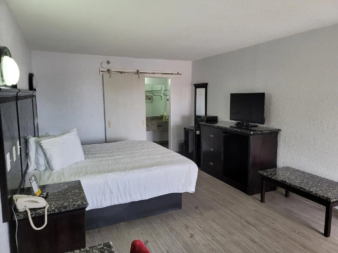 Fairway Inn
