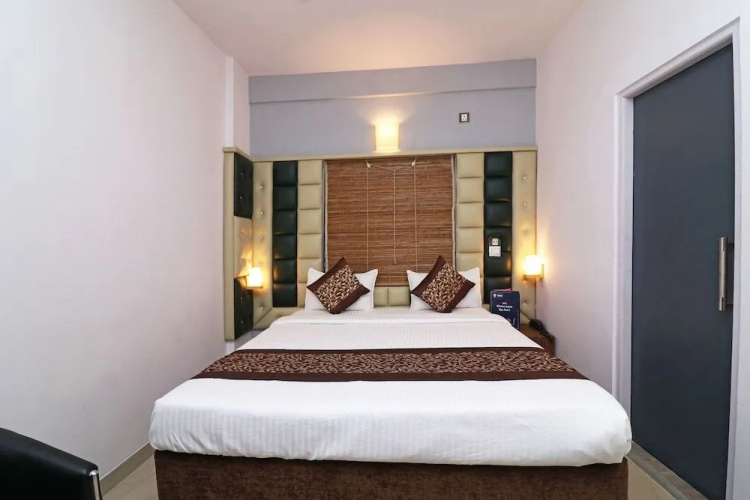 OYO 22591 SRJ Inn