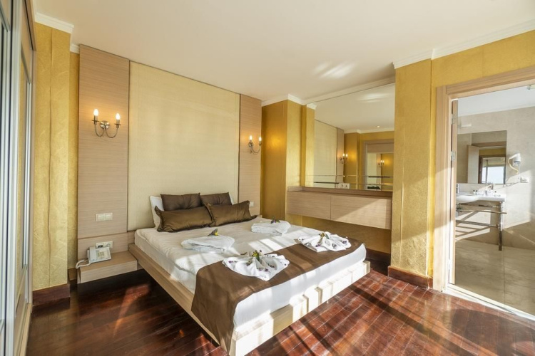 Maira Deluxe Resort Hotel