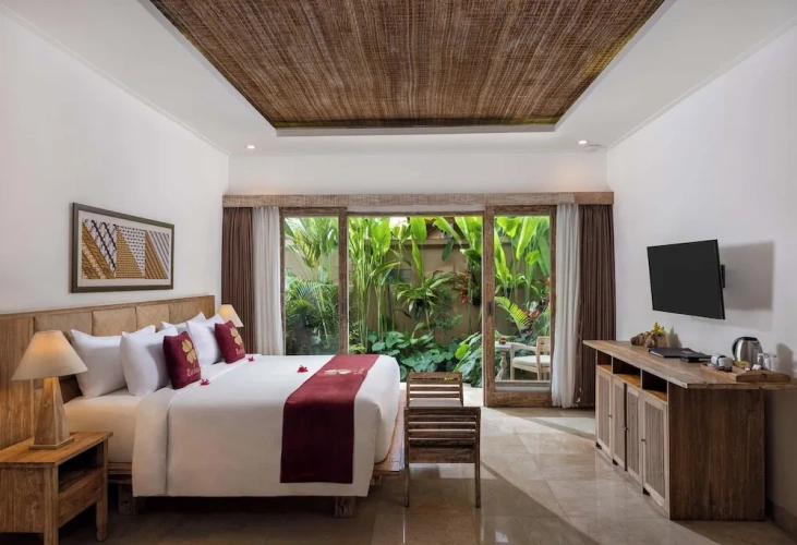 Deluxe room with balcony and with garden view