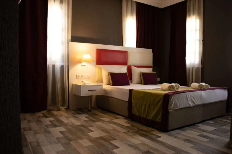 Orange Owl Hotel