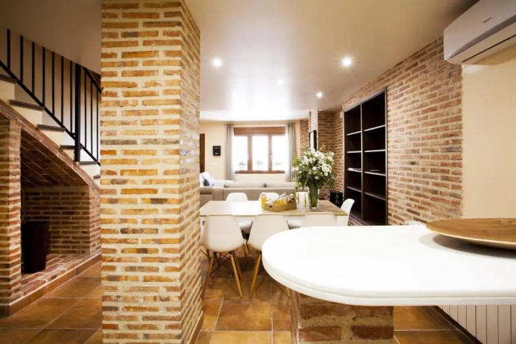 4 Bedrooms Cottage