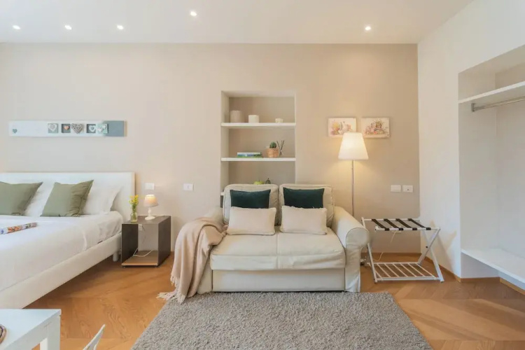 MT Studio by Rent All Como by Rent all Como