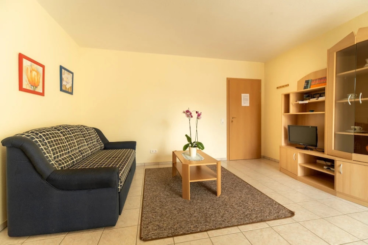 Lena Apartman