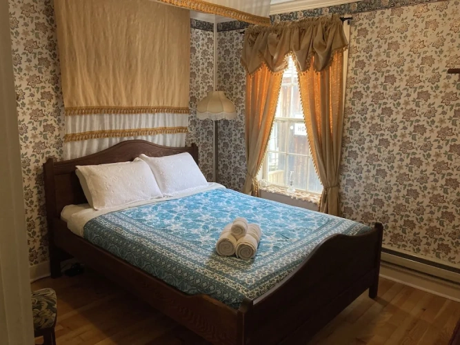 Economy room