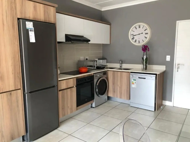 2 Bedrooms Apartment