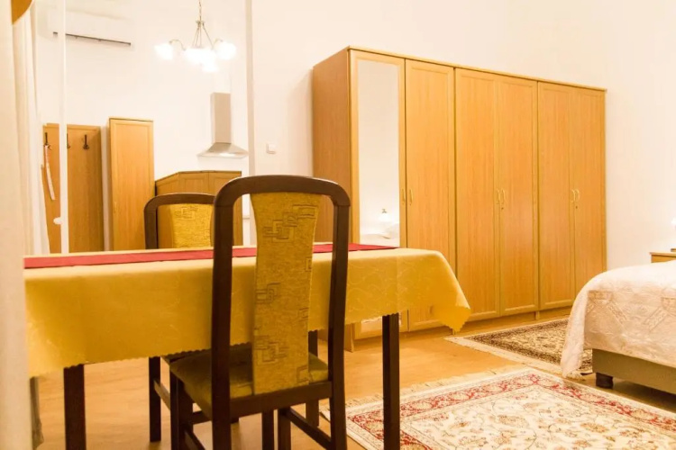 Authentic Klauzal Apartment