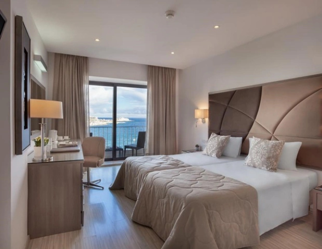 Plaza Suite Regency Hotel