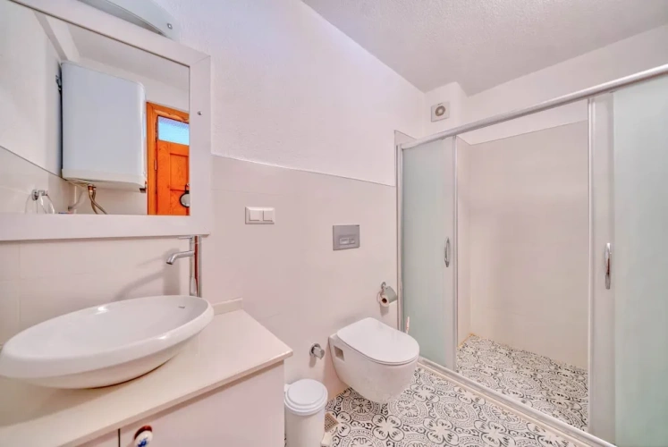 4 Bedrooms Villa