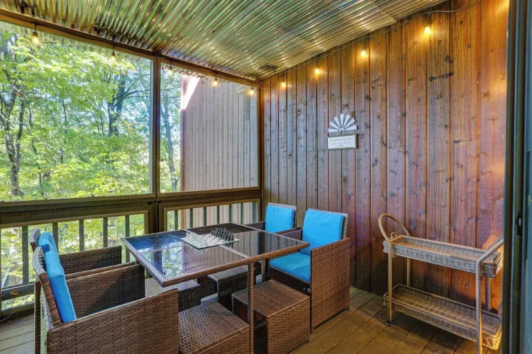 Modern Vernon Township Condo Near Ski & Water Park