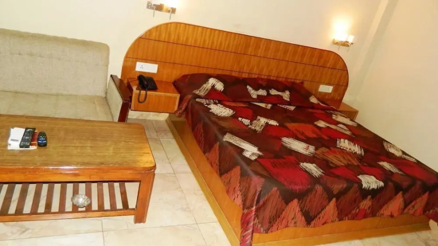 Hotel Yamini